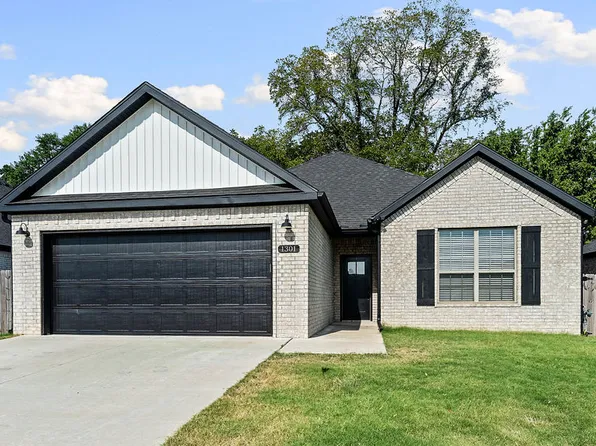 1301 Leslie St, Bentonville, AR 72713