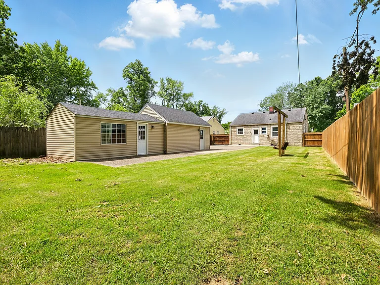 421 Marquette Dr — Photo 16