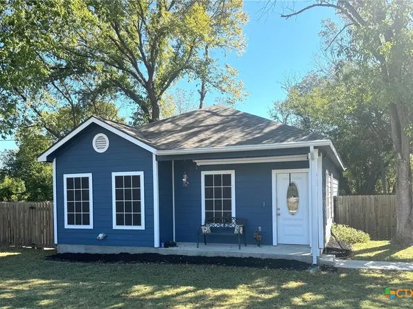 612 N Cedar Ave, Luling, TX 78648