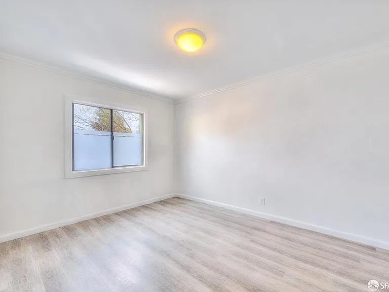 6029 Macarthur Blvd — Photo 14