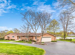 124 S Ela Rd, Barrington, IL 60010