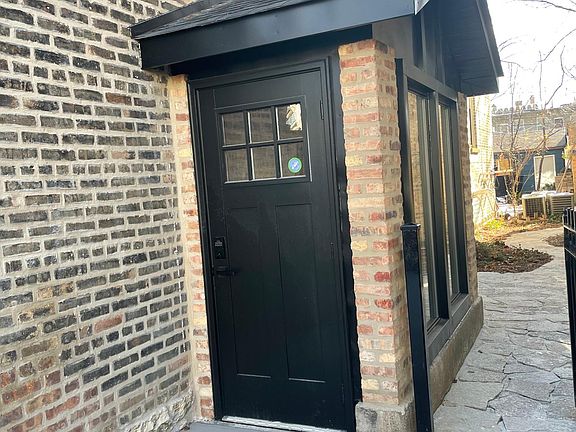 2nd image of 2845 W Palmer St #G