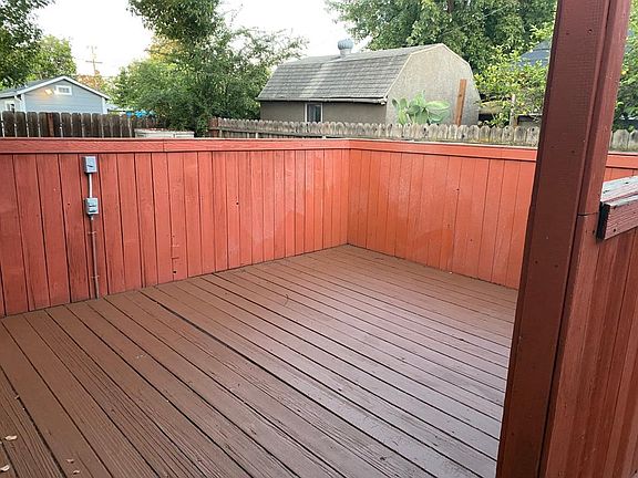 4th image of 2340 N Marine Ave