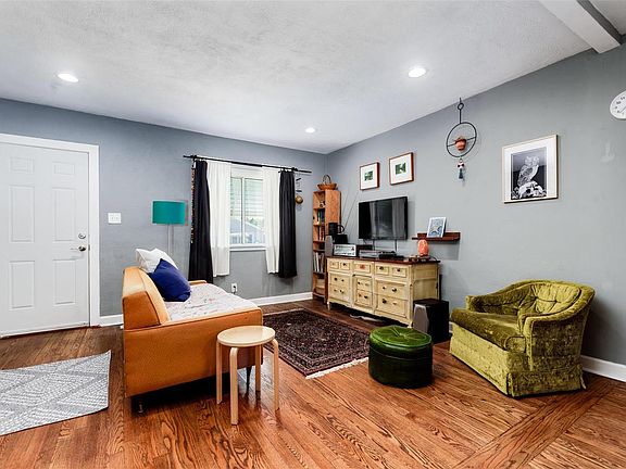 5th image of 6411 Hoffman Ave