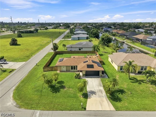 22 SW 13th Ter, Cape Coral, FL 33991