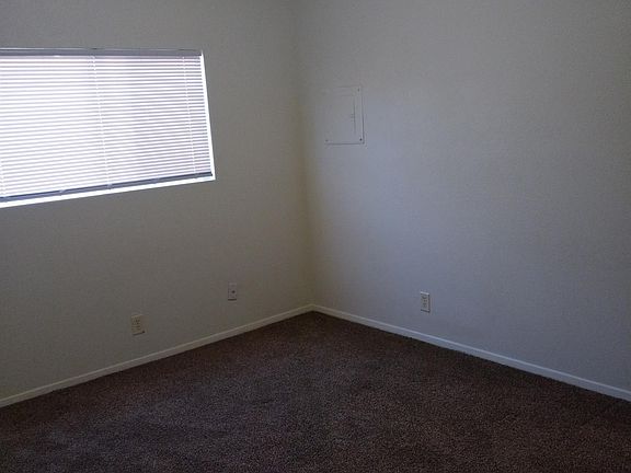 4th image of 2408 Chelwood Park Blvd NE