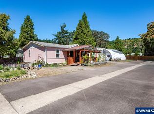 47507 School St, Oakridge, OR 97463