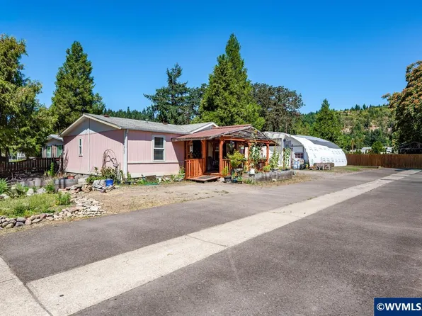 47507 School St, Oakridge, OR 97463
