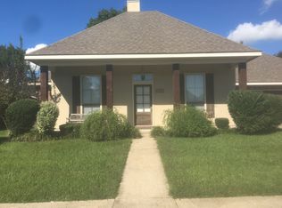 104 Lost Lake Dr, Lafayette, LA 70506