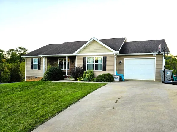 41 Thoroughbred Cir, Lexington, VA 24450