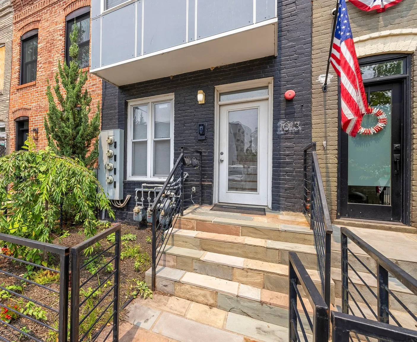 2 bed, 1174 sqft, $3,800 — Photo 3