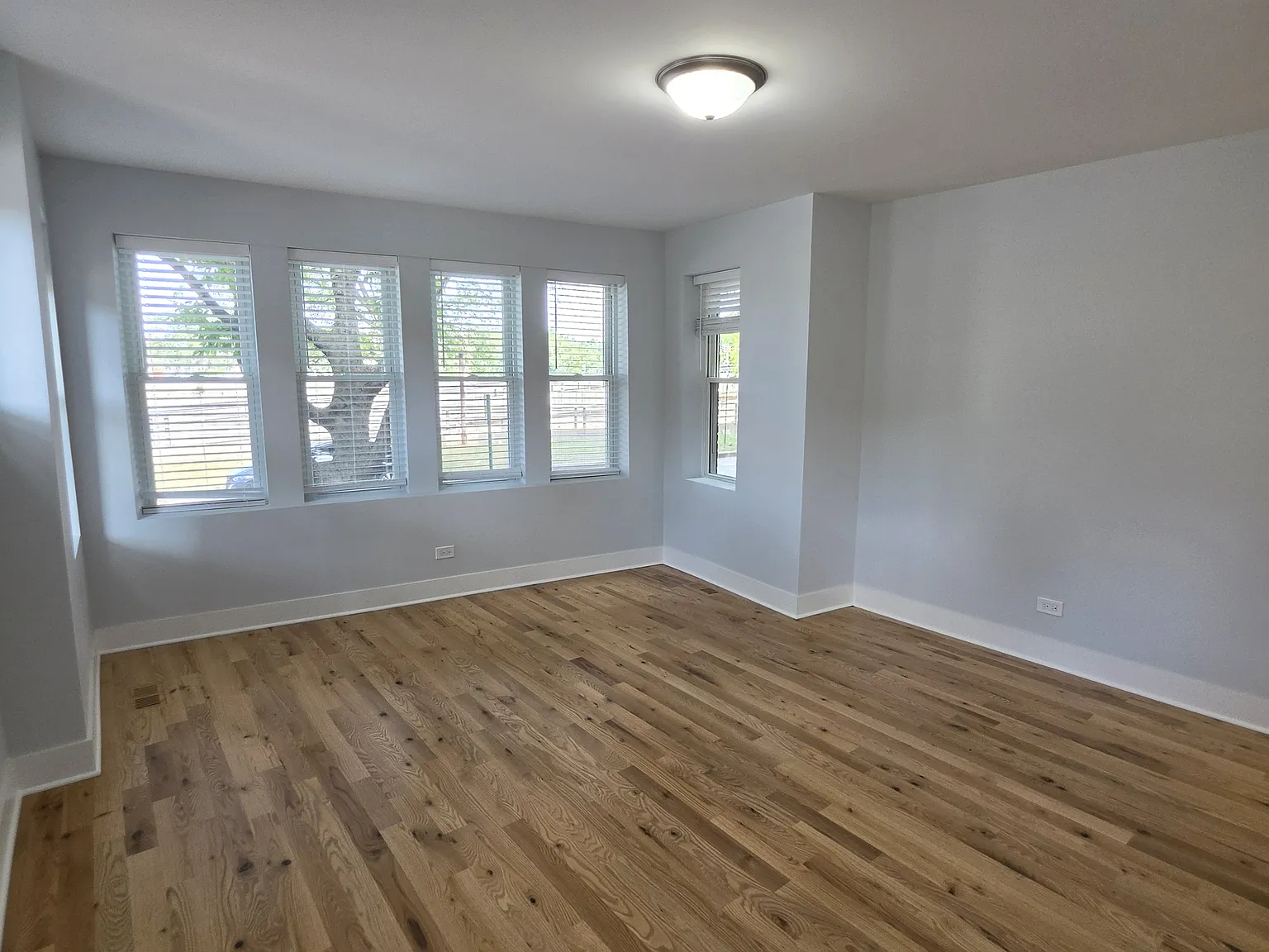 2 bed, 1050 sqft, $2,300 — Photo 1
