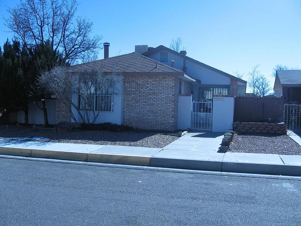 1st image of 7704 Pinewood Dr NW