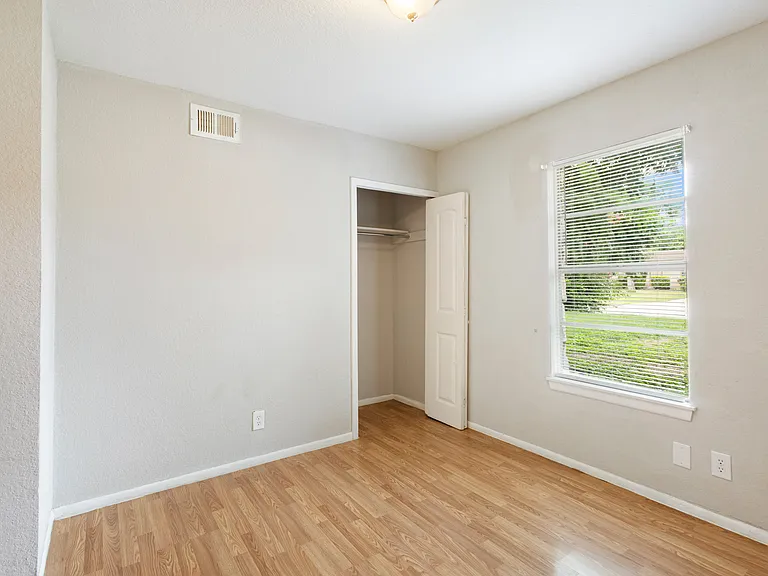 407 Cicero Dr — Photo 11