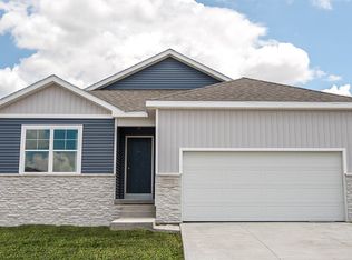 9627 Brighton Way SW, Cedar Rapids, IA 52404