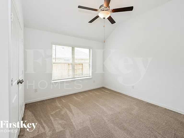 14915 Lake Shore Ave — Photo 12