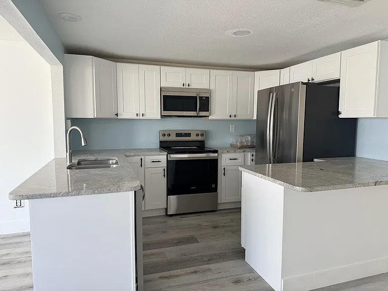 13428 Neptune Dr — Photo 12