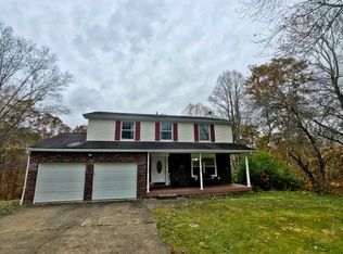 8979 Coal River Rd, Saint Albans, WV 25177