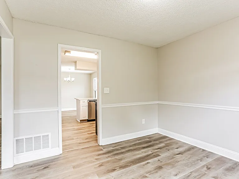 2553 Sandlewood Cir — Photo 10