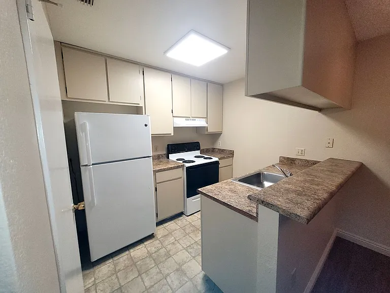 3941 Madison Ave #200 — Photo 10