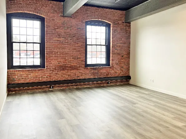 45 High St APT 2, North Andover, MA 01845