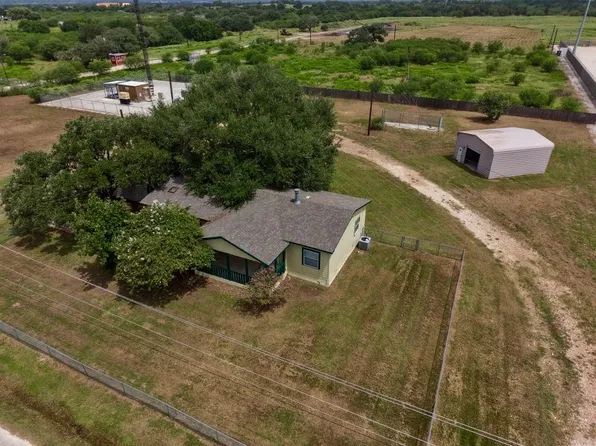1166 Cheatham Rd, Cuero, TX 77954