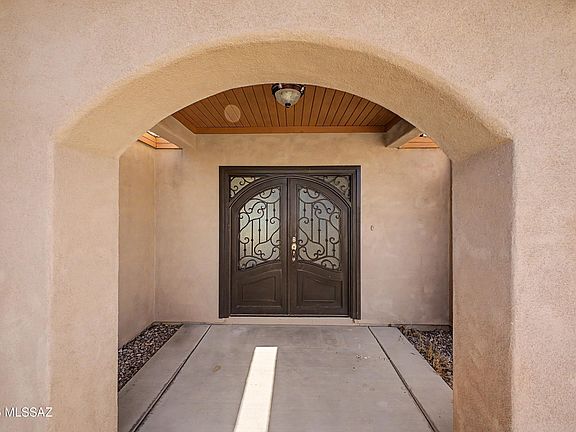 2nd image of 1020 Calle Coyote