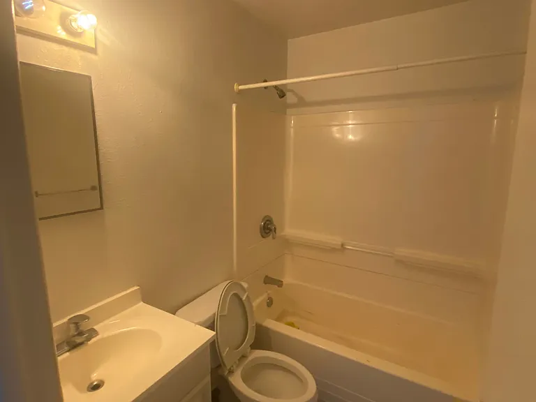3212 E Manhattan Blvd #2 — Photo 2