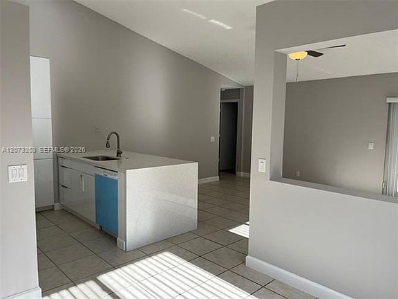 5th image of 1542 Presidio Dr #0