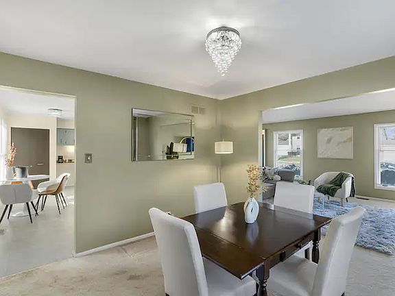 Dining Room 12'x12'