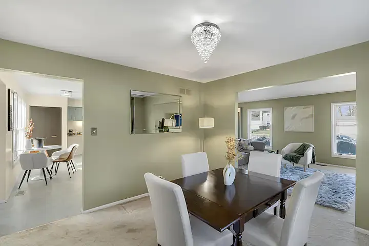 Dining Room 12'x12'