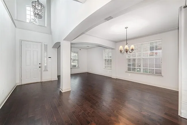 4 bed, 3.5 bath, 2971 sqft, $3,700 — Photo 4