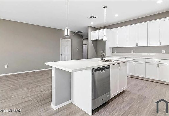 4th image of 1139 W District St