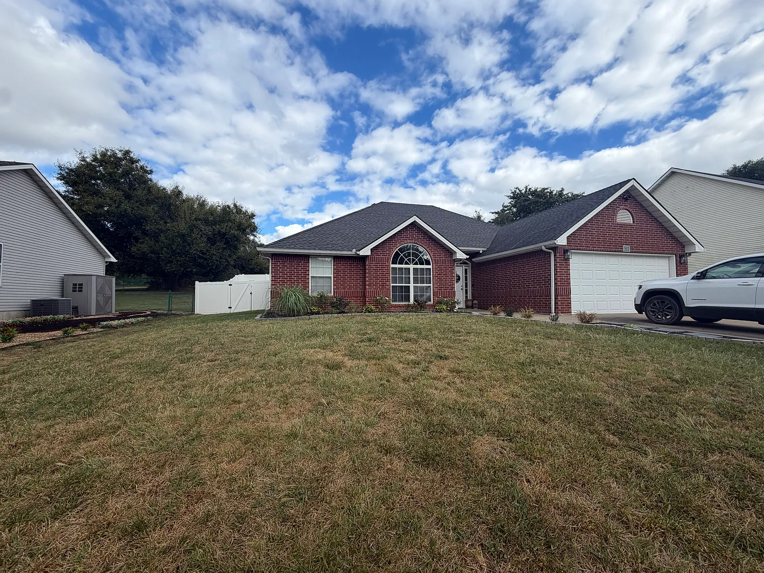 3 bed, 1575 sqft, $2,000 — Photo 1