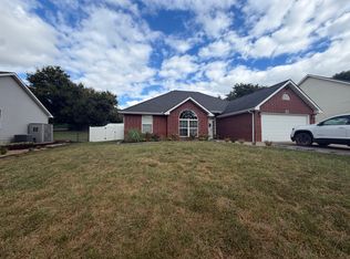 511 Fountain Hills Dr, Warrensburg, MO 64093
