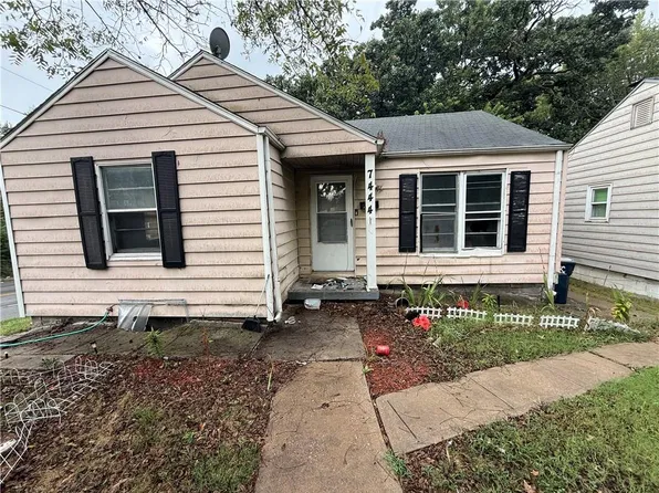 7444 Park Ave, Kansas City, MO 64132