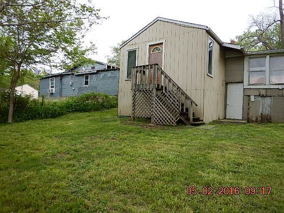 3rd image of 5910 Cypress Pl