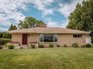 2225 N 122nd St, Wauwatosa, WI 53226