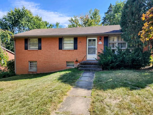 302 Burnley Dr, Staunton, VA 24401