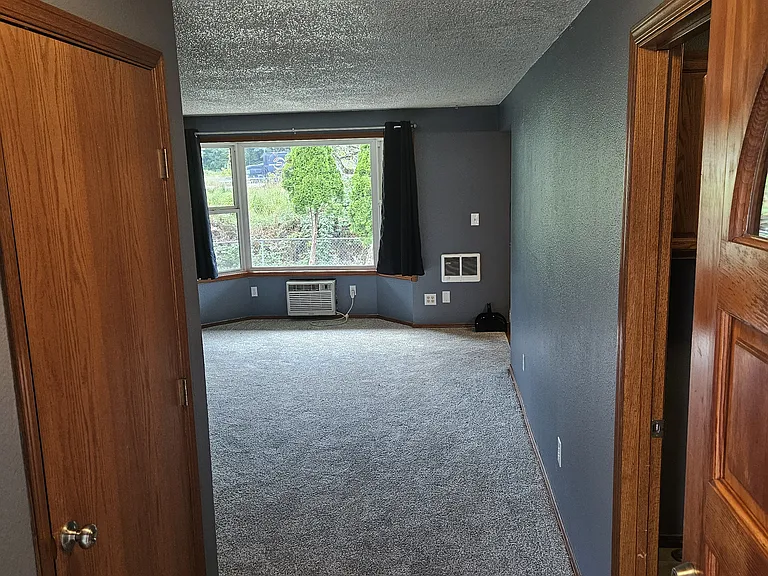 334 3rd Pl SW — Photo 4