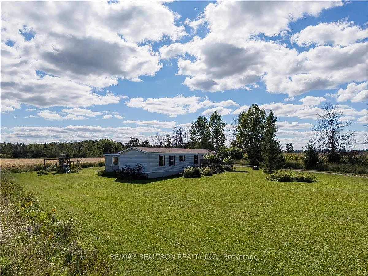 3 bed, $2,400 — Photo 3