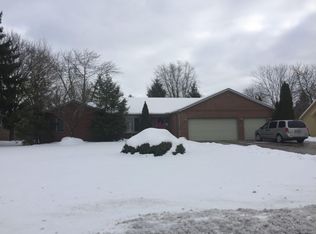 8334 Galloway Dr, Lambertville, MI 48144