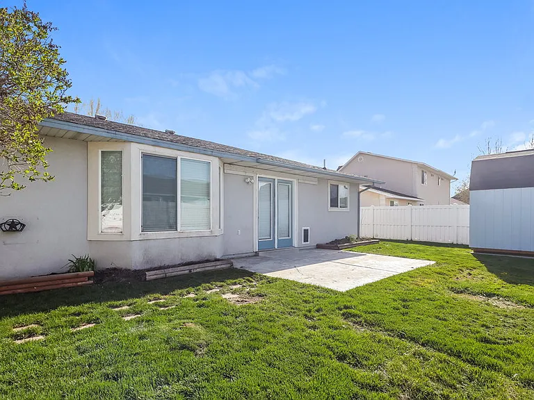 2528 W 370 N — Photo 16