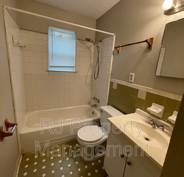 3479 Powell Ave — Photo 8