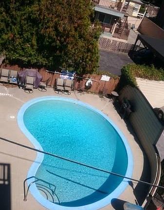 3rd image of 1421 Bellevue Ave APT 201