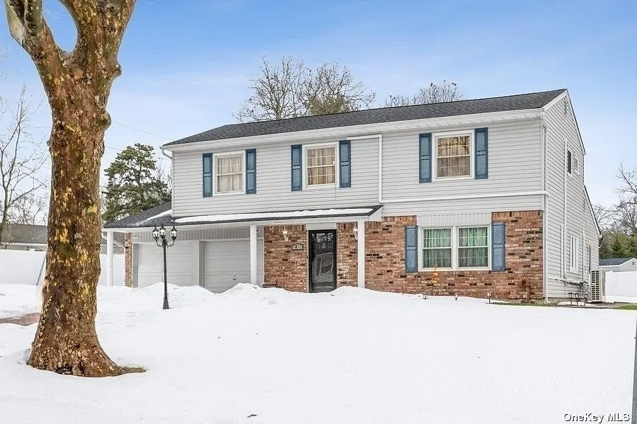 23 Essex Dr photo 1