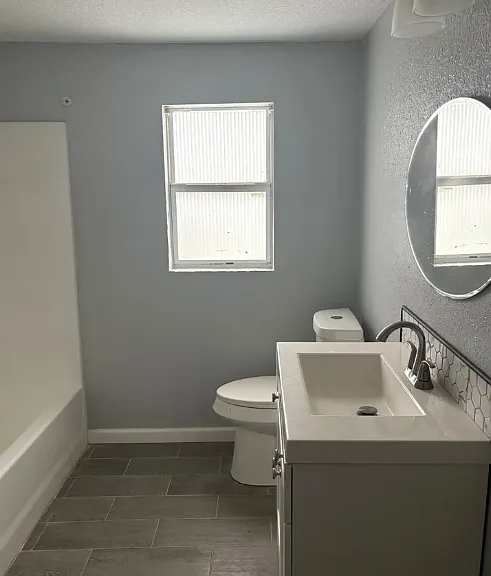 301 N Avenue C — Photo 7