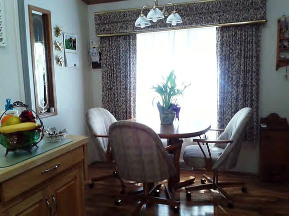 3rd image of 3519 Poplar Dr