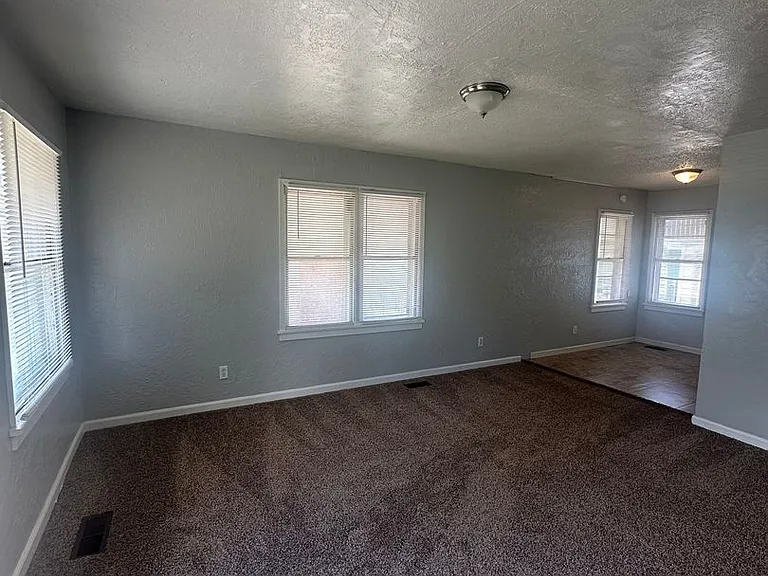 125 E Northrup Dr — Photo 14