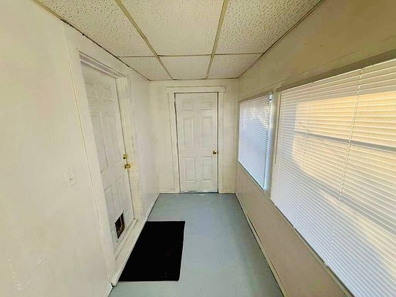 3rd image of 917 N Osburn Ave